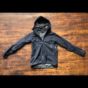 Black Patagonia windbreaker